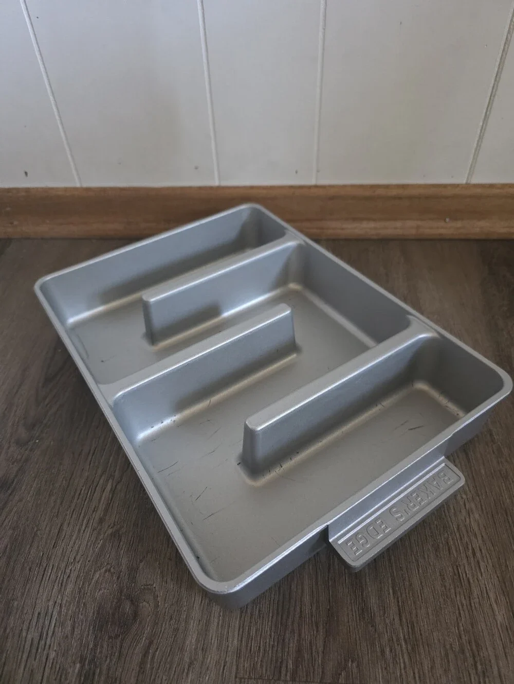 Baker's Edge Brownie Pan 9x12 Made In USA Cast Aluminum